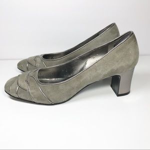 Tahari gray suede chunky heels